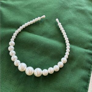 Beautiful Pearl headband never worn